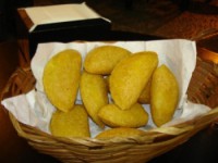 Pastel de Angu de Queijo